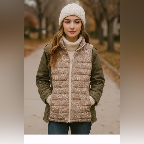 Lands' End Jackets & Blazers - Lands’ End Paisley Quilted Puffer Vest XS | NWOT Zip Front Layering